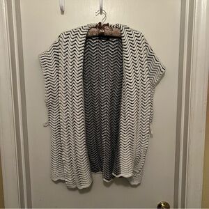 Fylo Sleeveless Black and White Chevron Knit Cardigan With Belt Loops Size XXL